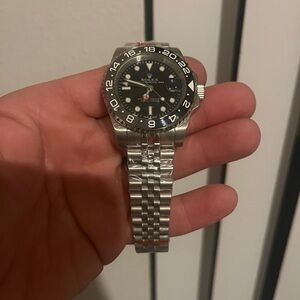 Luxury stainless steel Watch with Black Dial